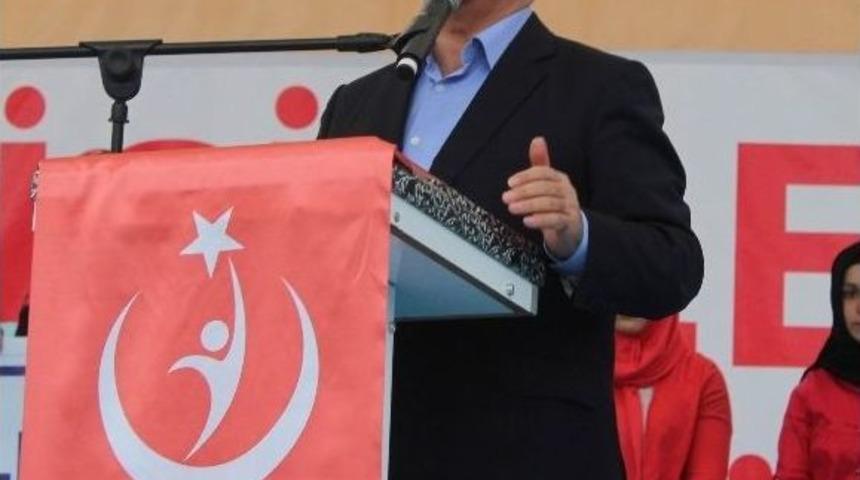 Milli Eğitim Bakanı Yılmaz Bisiklet Dağıttı