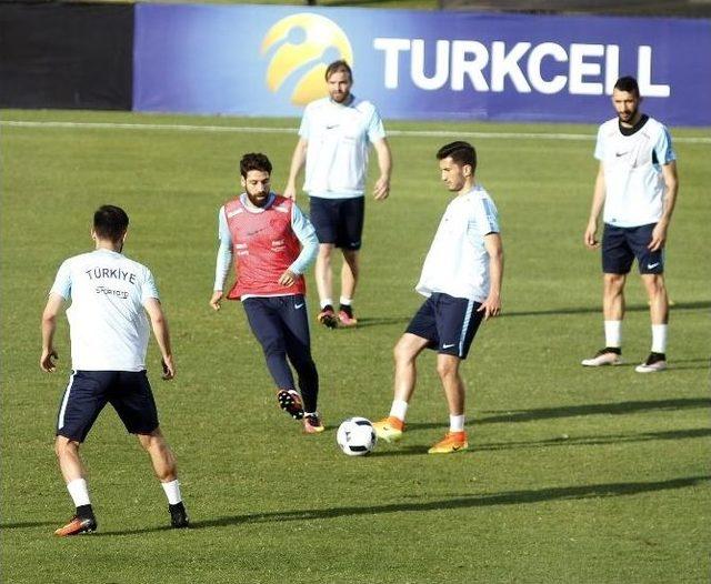 A Milli Futbol Takımı, Karadağ Ma&ccedil;ı Hazırlıkları Tamamladı 3