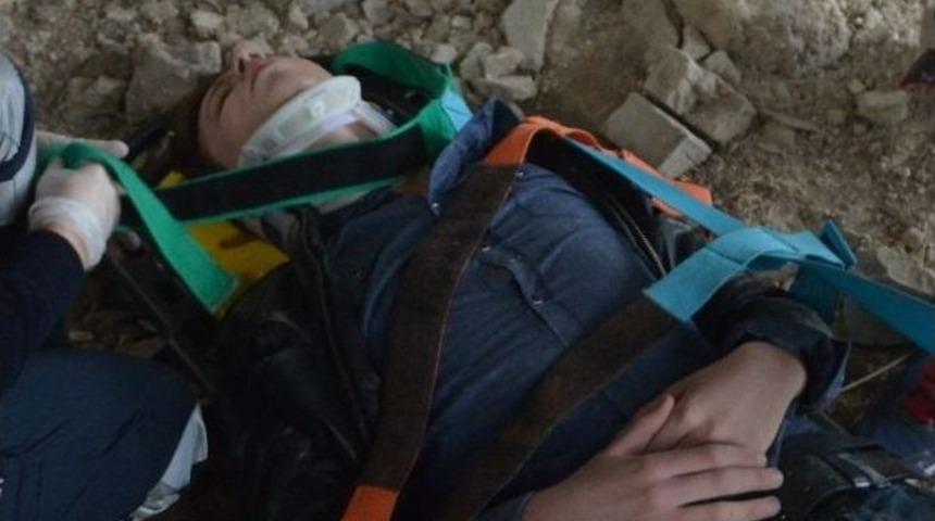 Fotoğraf &Ccedil;ekeyim Derken 5 Metreden D&uuml;şt&uuml;