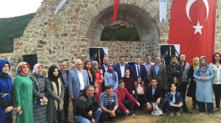 Tarihi Aydos Kalesi&rsquo;nde Şiir Dinletisi