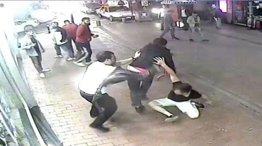 Bı&ccedil;aklı Kavgada Dehşet Anları Kamerada