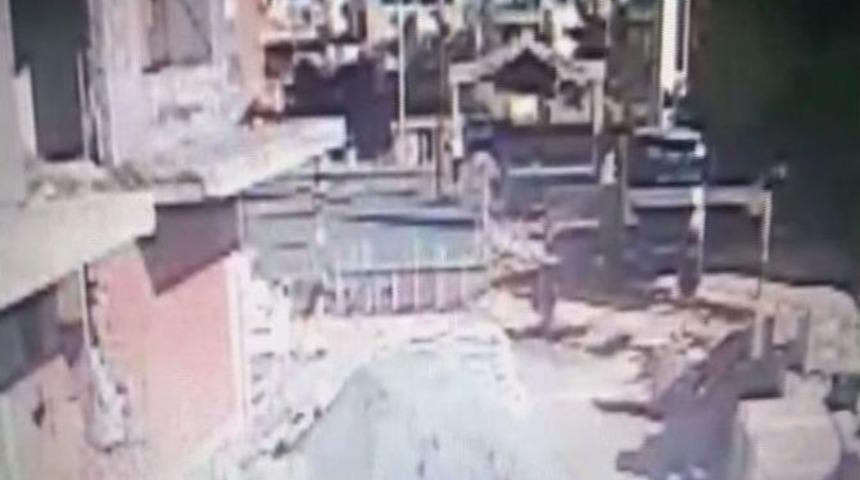 Mersin&rsquo;de 1 İş&ccedil;inin &Ouml;ld&uuml;ğ&uuml; İnşaattaki G&ouml;&ccedil;&uuml;k Anı Kamerada