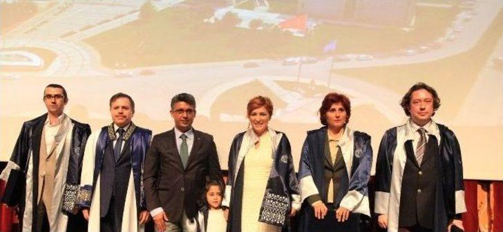 Uşak Üniversitesi Akademik Yükselme Töreni Gerçekleşti