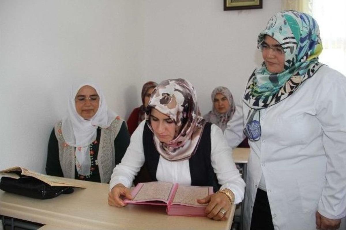 Moldovalı Rodika Kur&rsquo;an-ı Kerim &Ouml;ğrendi