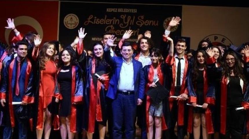 Başkan T&uuml;t&uuml;nc&uuml;, Mezuniyet T&ouml;renine Katıldı