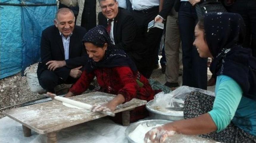 Chp&rsquo;li Tekin Mevsimlik Tarım İş&ccedil;ilerinin Sorunlarını Dinledi