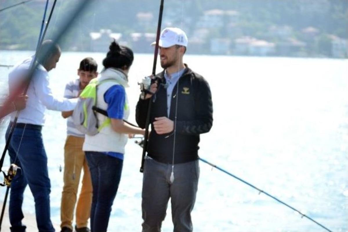 G&uuml;zel Havayı Fırsat Bilen Vatandaşlar, Sahile Akın Etti