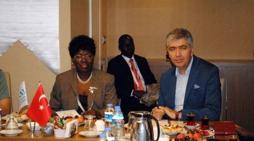 Uganda&rsquo;dan Yatırım &Ccedil;ağrısı