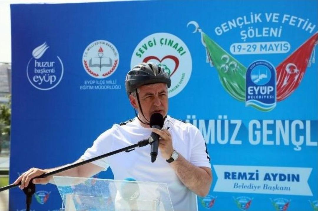 Ey&uuml;p&rsquo;te D&uuml;zenlenen Fetih Koşusu Renkli G&ouml;r&uuml;nt&uuml;ler Oluşturdu