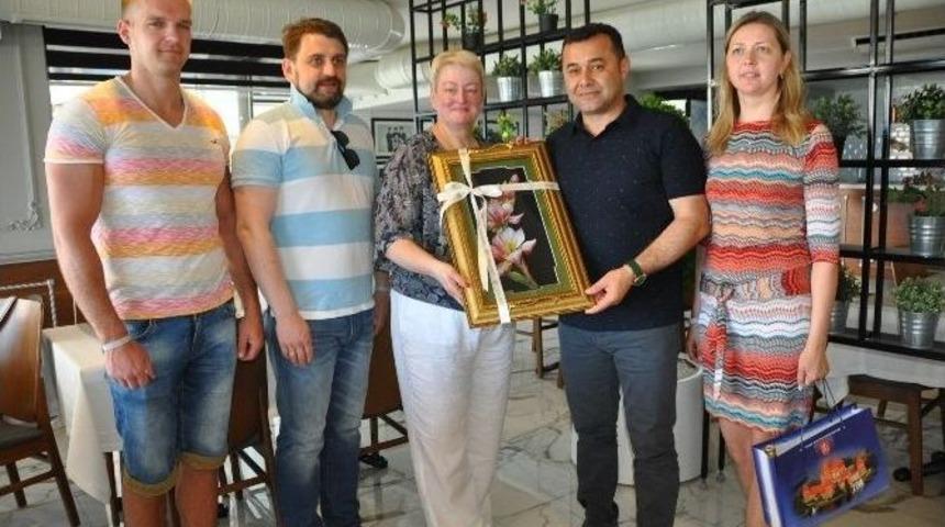 Alanya Kardeş Şehir Delegasyonları T&uuml;rk Gecesinde Bir Araya Geldi