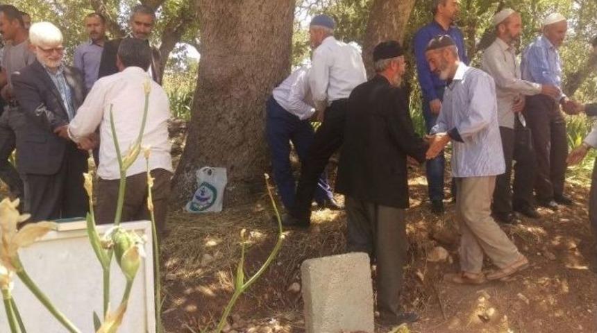 Şehit Korucu Mezarı Başında Anıldı