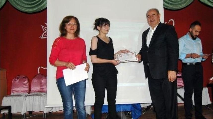 G&ouml;nl&uuml; G&uuml;zel İnsanlar Eğitim Projesinin Yıl Sonu &Ouml;d&uuml;l T&ouml;reni Yapıldı