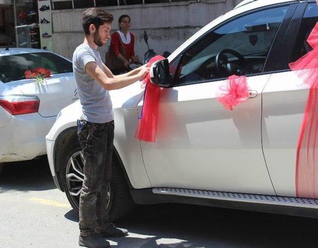 D&uuml;ğ&uuml;n Sezonu &Ccedil;i&ccedil;ek&ccedil;ilerin Y&uuml;z&uuml;n&uuml; G&uuml;ld&uuml;rd&uuml; 1