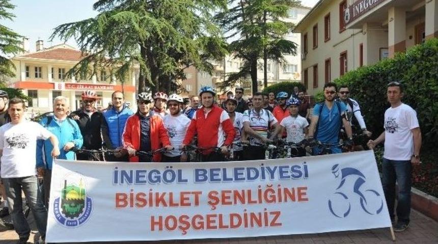 Şenlik İ&ccedil;in Pedallara Basıldı