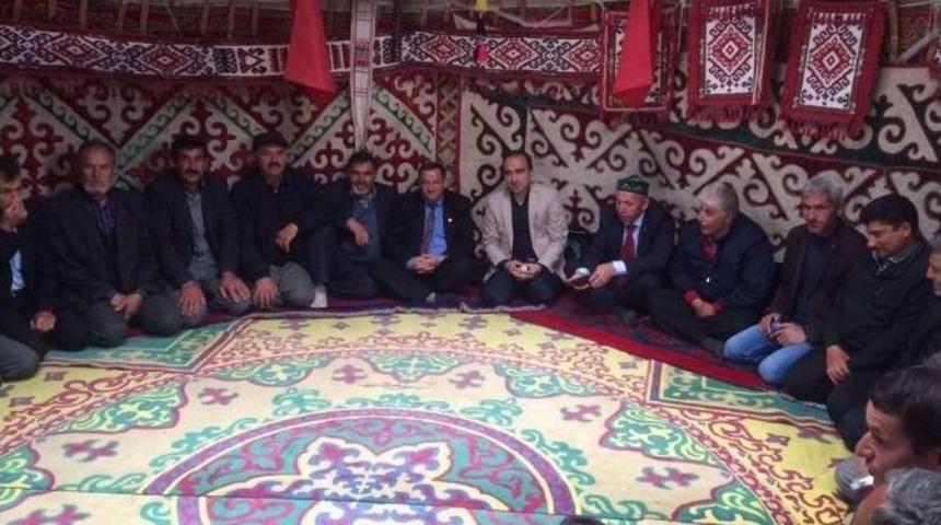 Kazak T&uuml;rklerinin B&uuml;y&uuml;ğ&uuml; Zuvka Batur Altay K&ouml;y&uuml;&rsquo;nde Anıldı