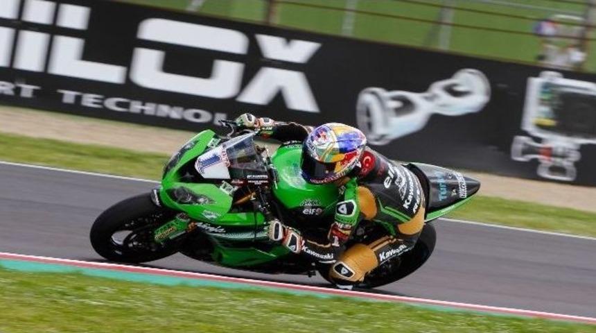 Kenan Sofuğlu 3. Kez Zirvede