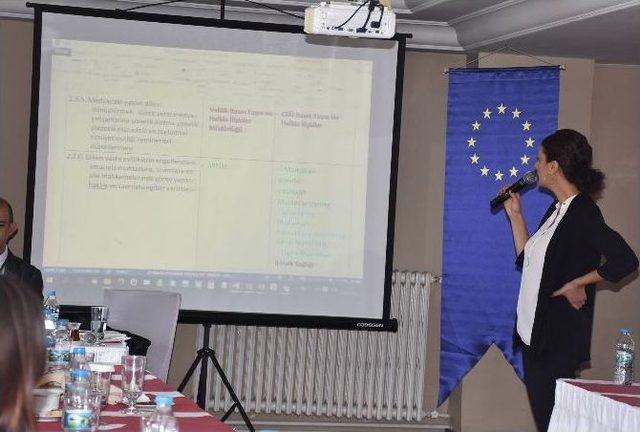 Manisa&rsquo;da &rsquo;aile İ&ccedil;i Şiddetle M&uuml;cadele&rsquo; &Ccedil;alıştayı 1