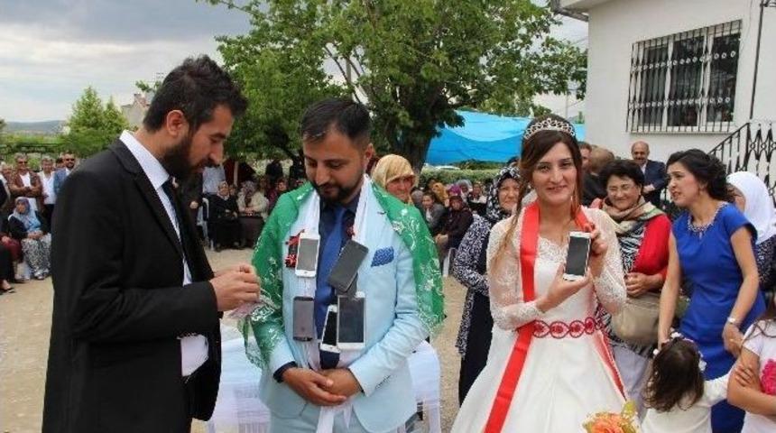 B&ouml;yle Olur Telefoncunun D&uuml;ğ&uuml;n&uuml;