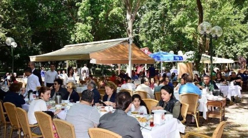 Vali Yerlikaya Engellilerle Buluştu