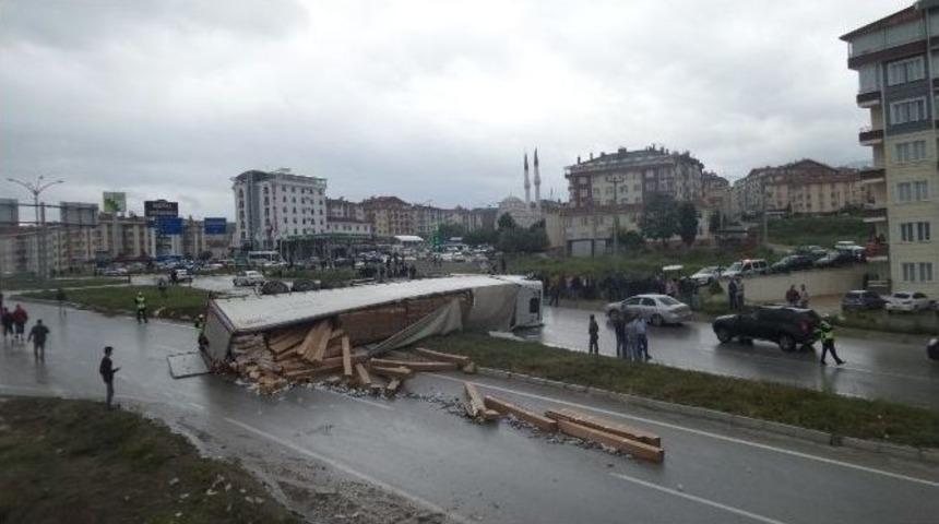 Tır Devrildi, Faciadan D&ouml;n&uuml;ld&uuml;