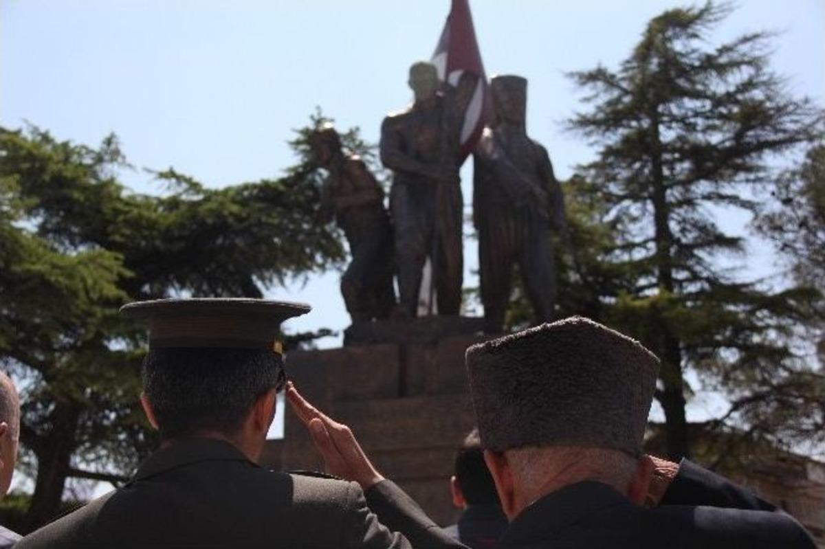 İstanbul Surlarına İlk Sancağı Diken Ulubatlı Hasan Kendi K&ouml;y&uuml;nde Anıldı