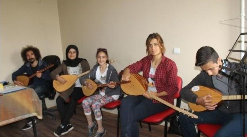 Van&rsquo;da Geleceğin M&uuml;zisyenleri Yetiştiriliyor