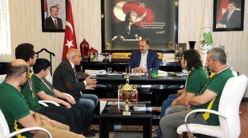 Akg&uuml;l, Paralimpik Şampiyonları Ağırladı