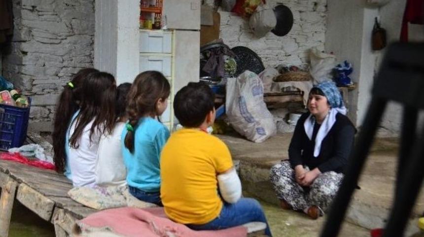 &Ouml;ğretmenin Belgeselini Yaptı