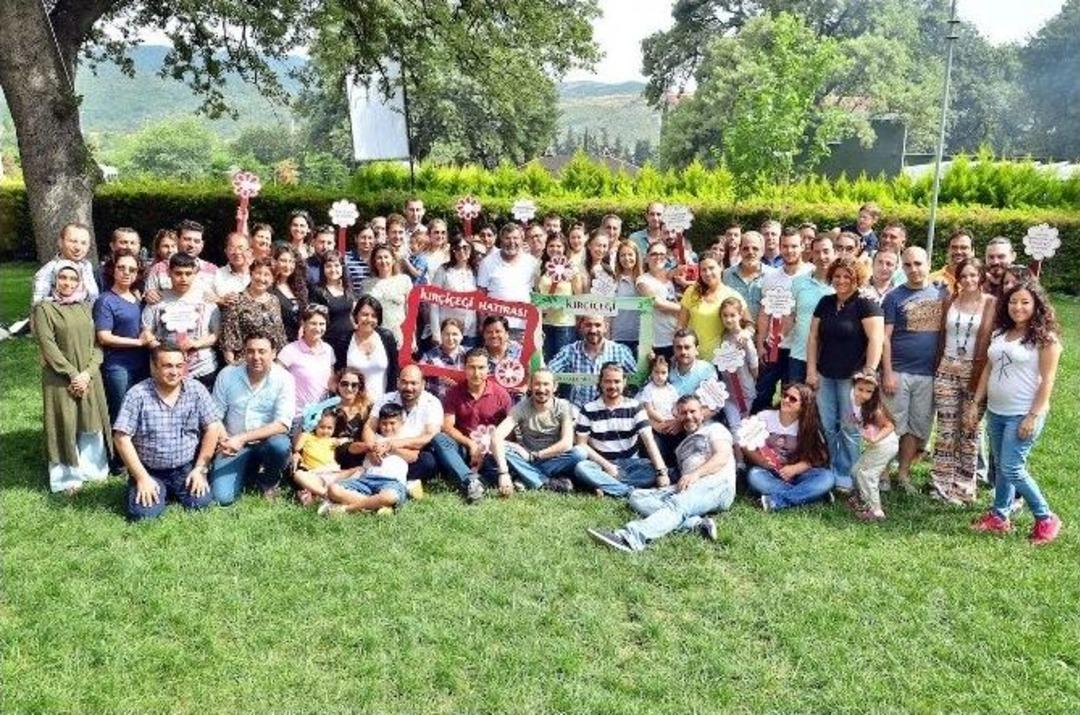 Kır&ccedil;i&ccedil;ekleri Piknikte Buluştu