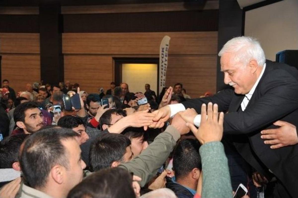 Nihat Hatipoğlu Boz&uuml;y&uuml;kl&uuml; İzleyicileriyle Buluştu