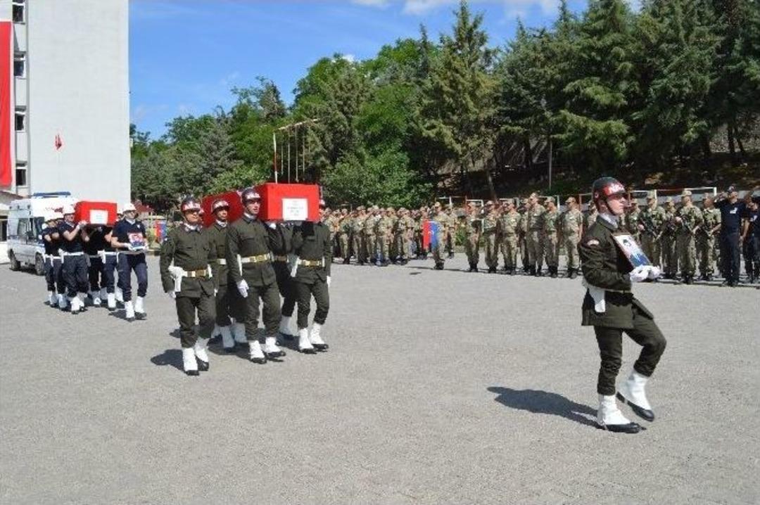 Şehitler İ&ccedil;in Şırnak&rsquo;ta T&ouml;ren D&uuml;zenlendi
