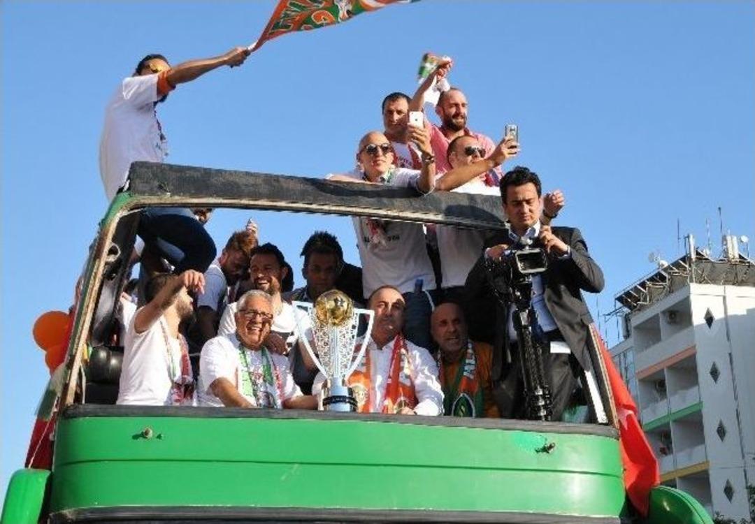 Multigroup Alanyaspor&rsquo;da Şampiyonluk Coşkusu