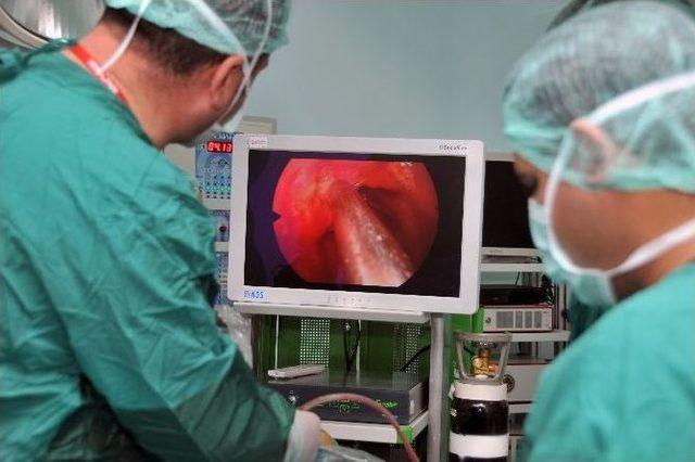 İleriye Doğru &Ccedil;ıkan G&ouml;z 4 Milimetre Geri &Ccedil;ekildi 1