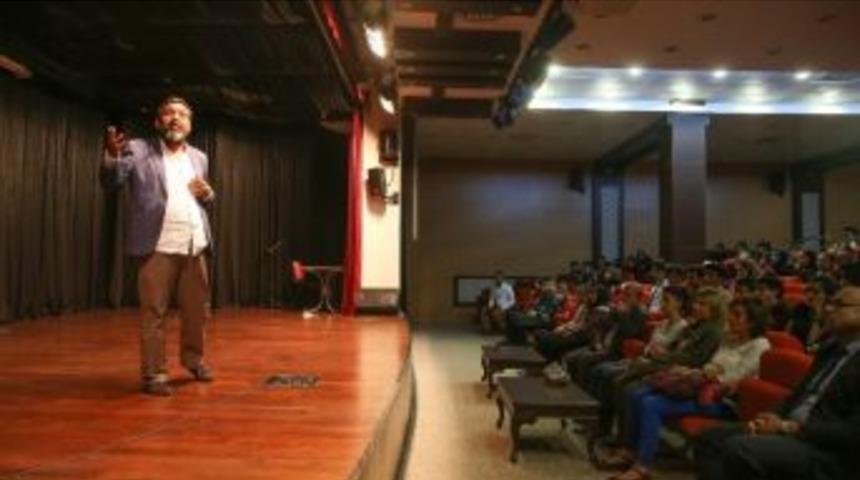 Necip Fazıl Kısak&uuml;rek, Sincan&rsquo;da Anıldı