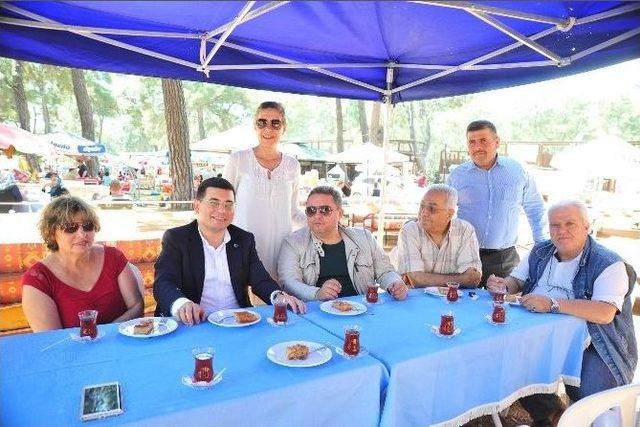 T&uuml;t&uuml;nc&uuml;&rsquo;den Hemşehri Derneklerine Destek 1