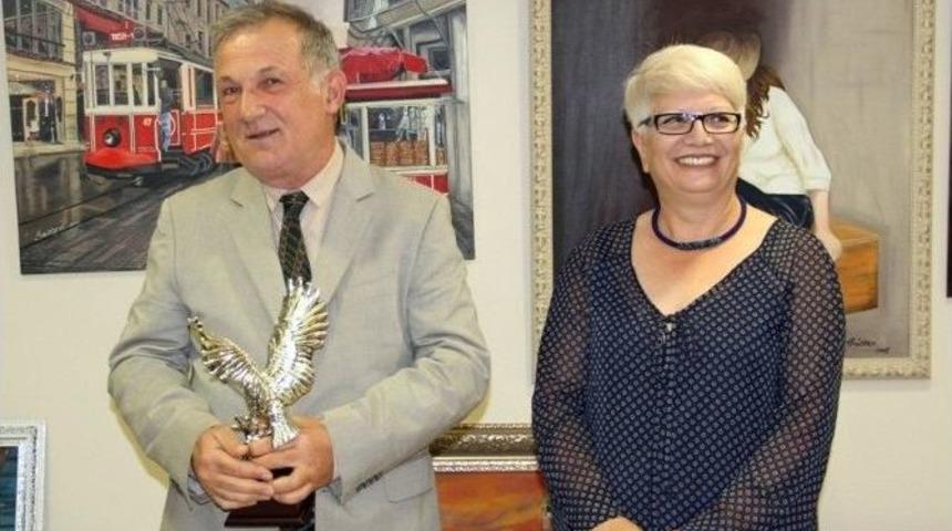 Suna Erdoğan Ve Suya &Ccedil;izgiler At&ouml;lyesi&rsquo;nin Sergisi Kartal Belediyesi&rsquo;nde