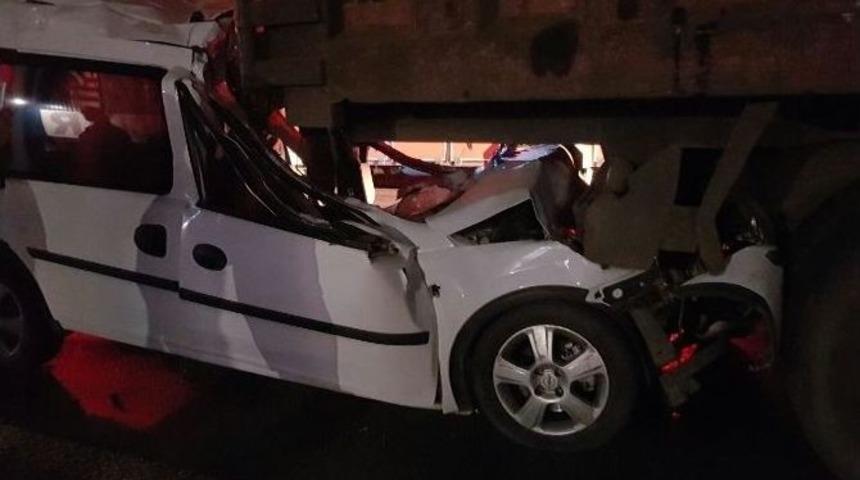 Kamyon İle Kamyonet &Ccedil;arpıştı: 1 &Ouml;l&uuml;