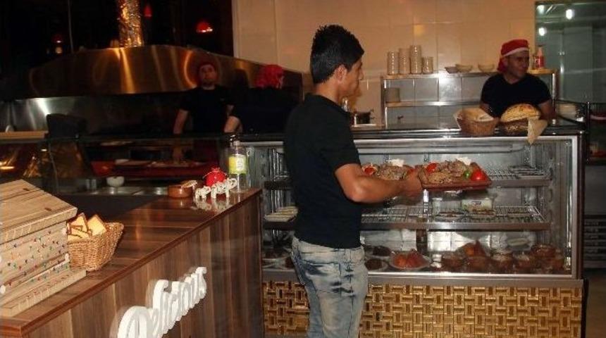Kuyu Kebabını Şanlıurfalılara Sevdirmeyi Başardılar