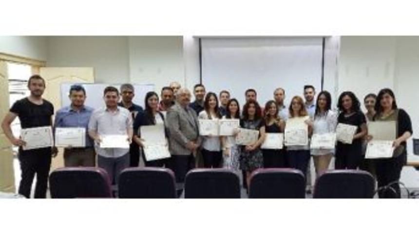 Dış Ticaret Uzmanları Diplomalarını Aldı