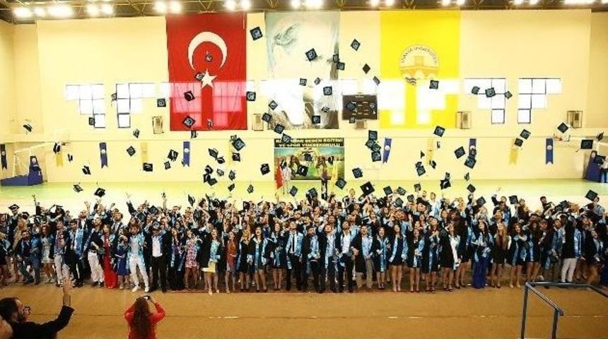 Trakya &Uuml;niversitesi&rsquo;nde Mezuniyet Heyecanı