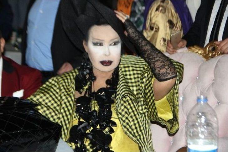 Bülent Ersoy’un Katıldığı Sünnet Düğününde Dolarlar Havada Uçuştu G2