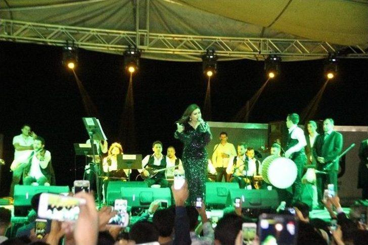 Bülent Ersoy’un Katıldığı Sünnet Düğününde Dolarlar Havada Uçuştu G4