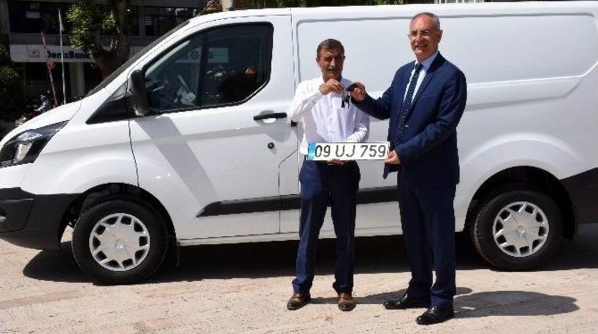 İncirliova Belediyesi&rsquo;ne Ara&ccedil; Bağışı