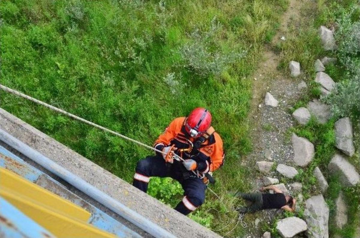 (&ouml;zel Haber) Demirci Ustası G&ouml;n&uuml;ll&uuml; Kurtarma Ekibi Kurdu