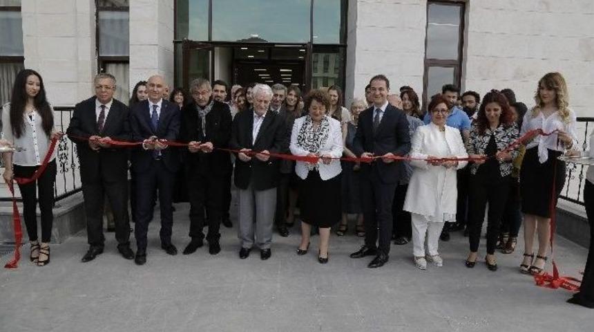 Hk&uuml;&rsquo;n&uuml;n Yeni Fak&uuml;lte Binasının A&ccedil;ılışını Usta Oyuncu Danyal