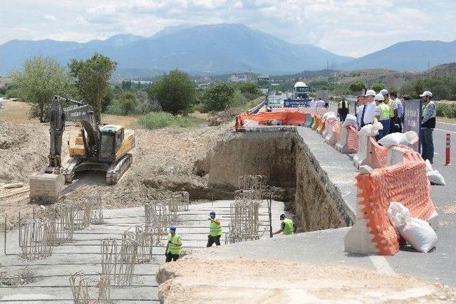 Başkan Zolan, Bozburun Köprülü Kavşağını İnceledi