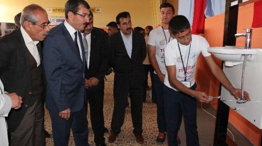 &Ouml;ğrenciler Bilimsel Projelerini Sergiledi