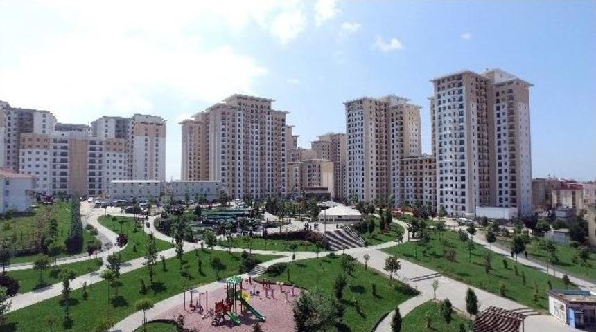 Esenler Emlak Konutları&rsquo;nda Anahtar Teslimleri Ger&ccedil;ekleşti