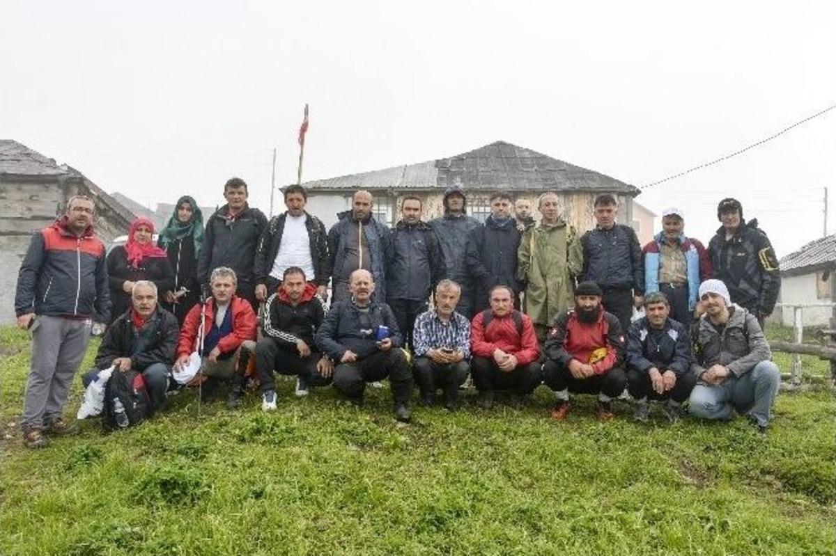 G&uuml;m&uuml;şhaneli Dağcılar Aynı G&uuml;nde 4 Yaylayı Gezdi