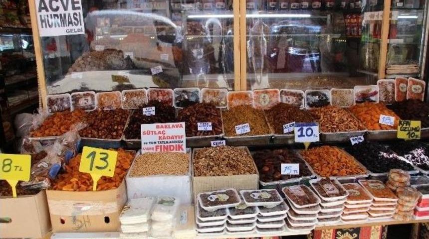 Esnaf Ramazan&rsquo;ı Bekliyor